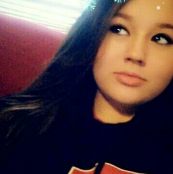 Meet your Posher, Lisa Marie.... - Picture 7 of 8